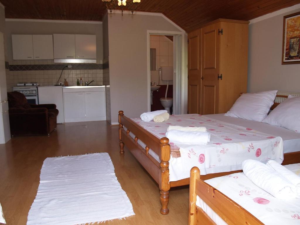 Hotel Jelena Korenica Zimmer foto